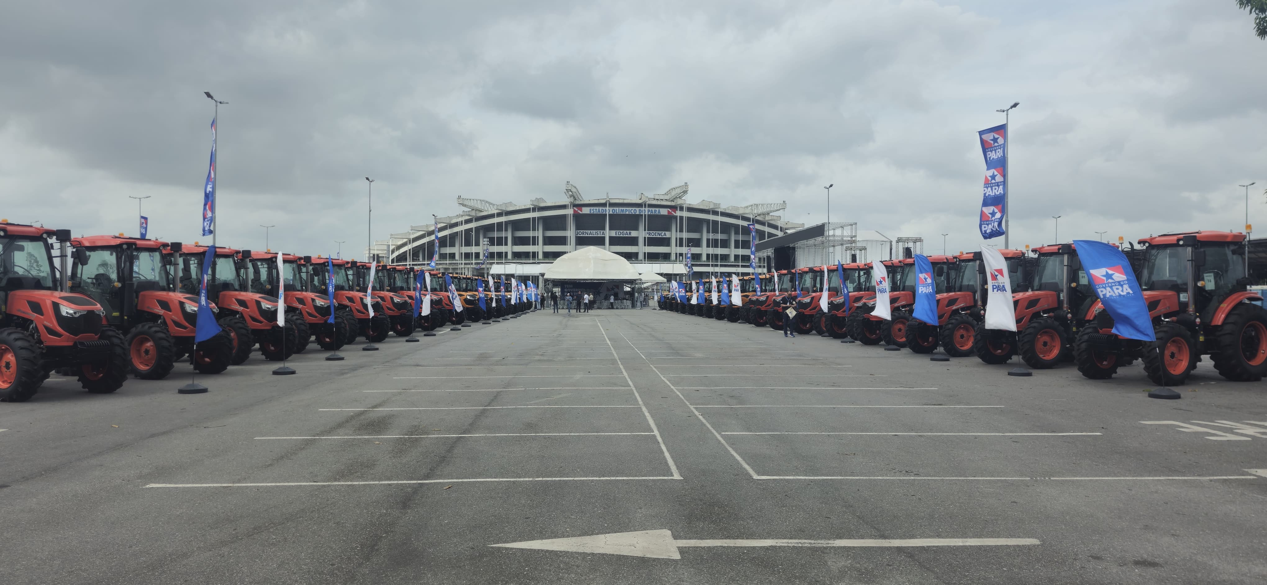 Entrega de tratores a municípios do interior do Pará 